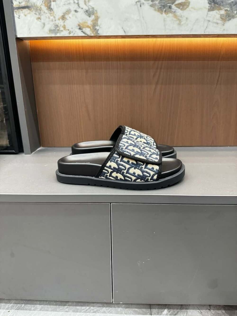 Christian Dior Aqua Sandal Dior Oblique Black and Beige Jacquard Slide - Picture 5 of 6